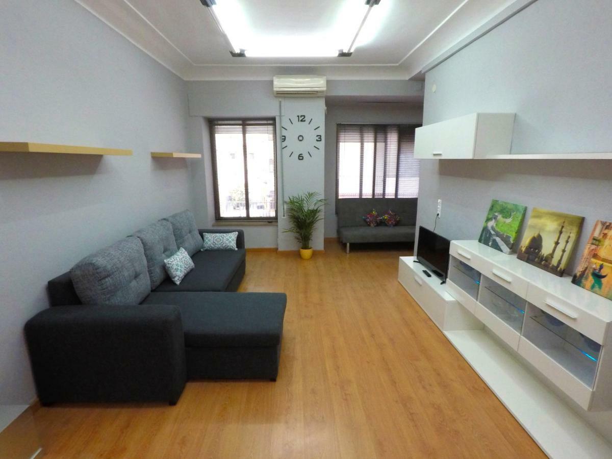 Eduardo Lucena 5, Alcazar Apartment Cordoba Exterior photo